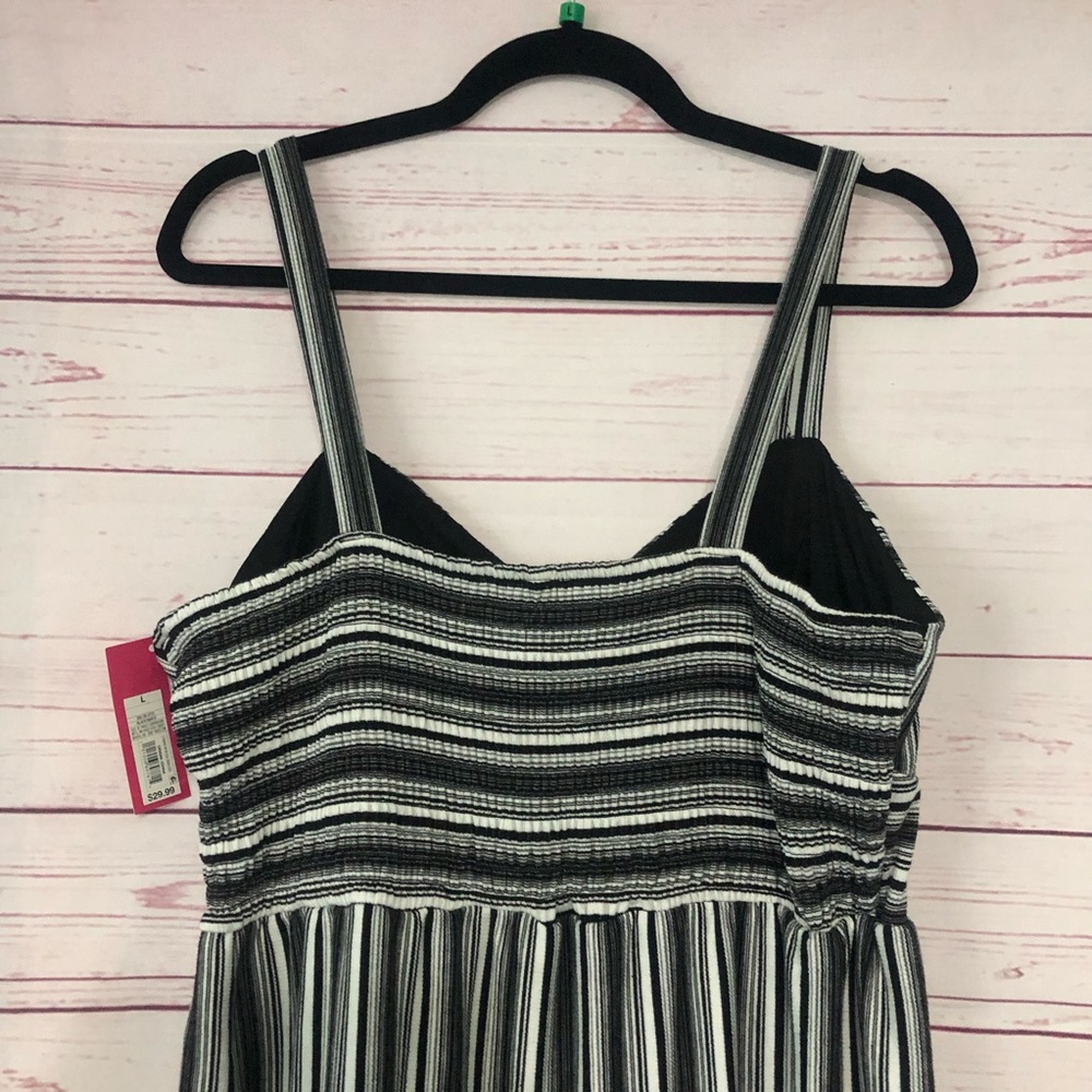 NWT Xhilaration Black & White Striped Jumpsuit - Picture 5 of 8